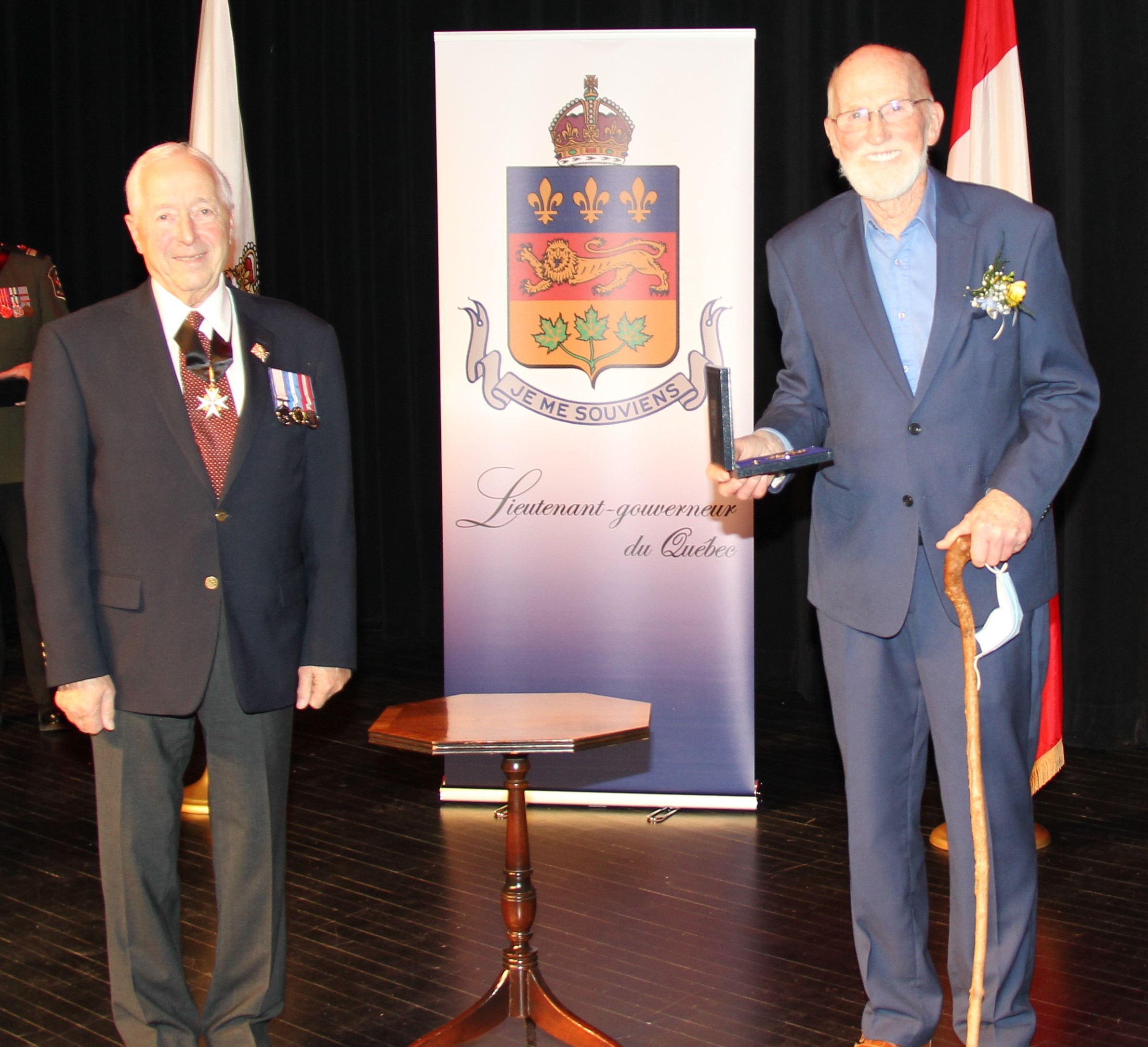 Le bénévole Jacques Blain décoré par le Lieutenantgouverneur VIA 90.5