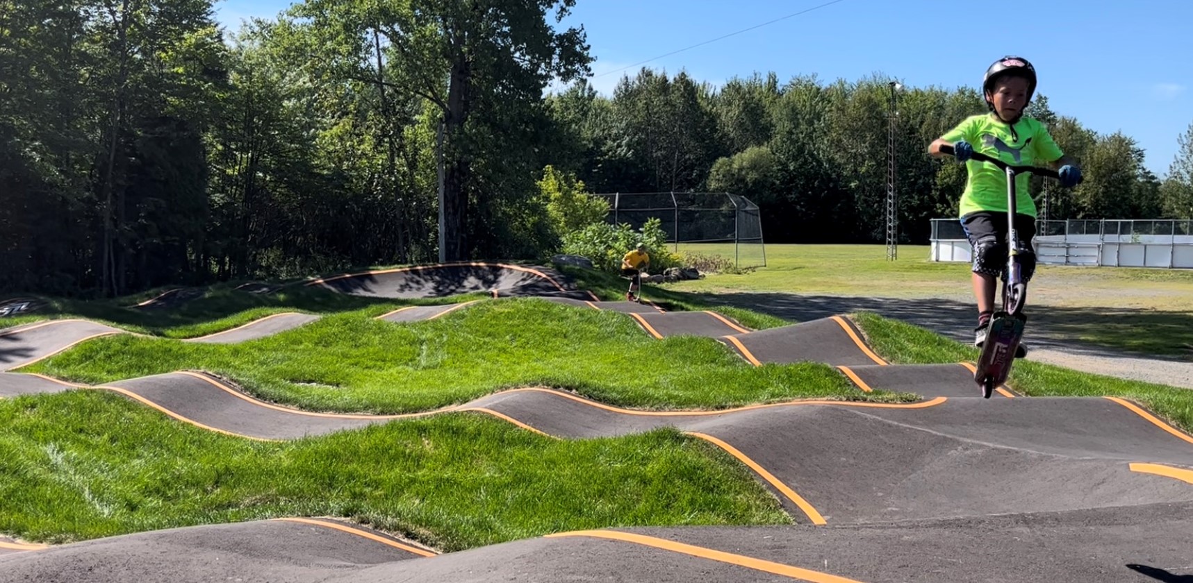 Bécancour inaugure sa «pumptrack» - VIA 90.5